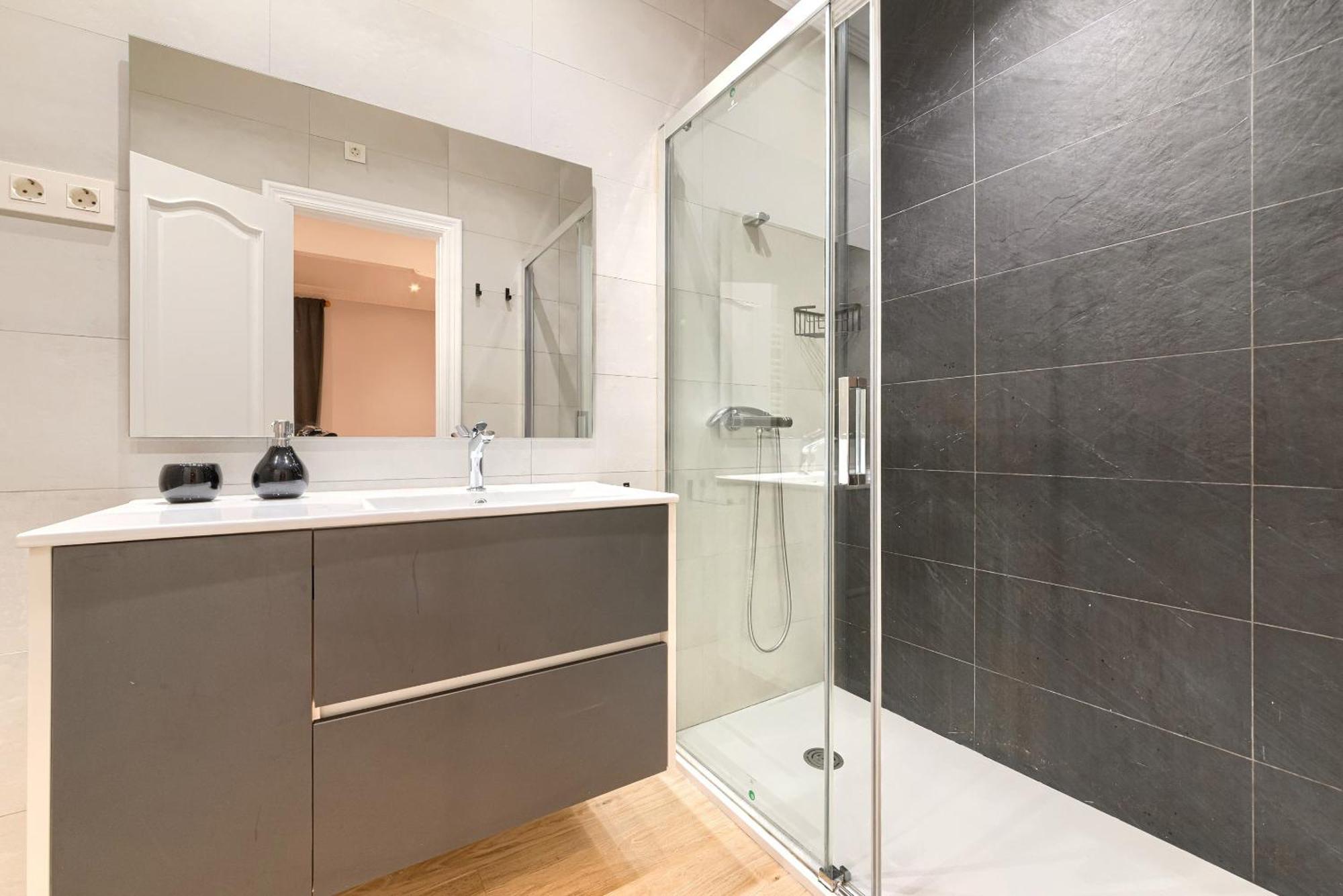 Encantadora Vivienda Turistica A Orillas De La Ria Bilbao Luaran gambar